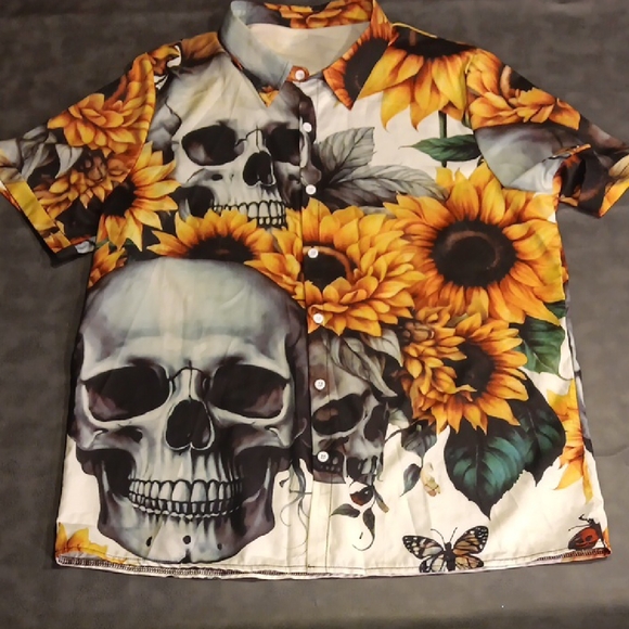 Bold Skull Sunflower Button Up Hawaiian Style Shirt - Picture 4 of 9